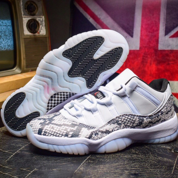 Air Jordan AJ11 Basketball Shoes-White/Black_90371