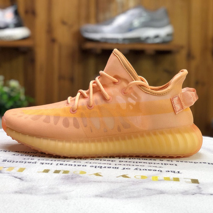 Yeezy BOOST 350 V2 Running Shoes Gold 4186286