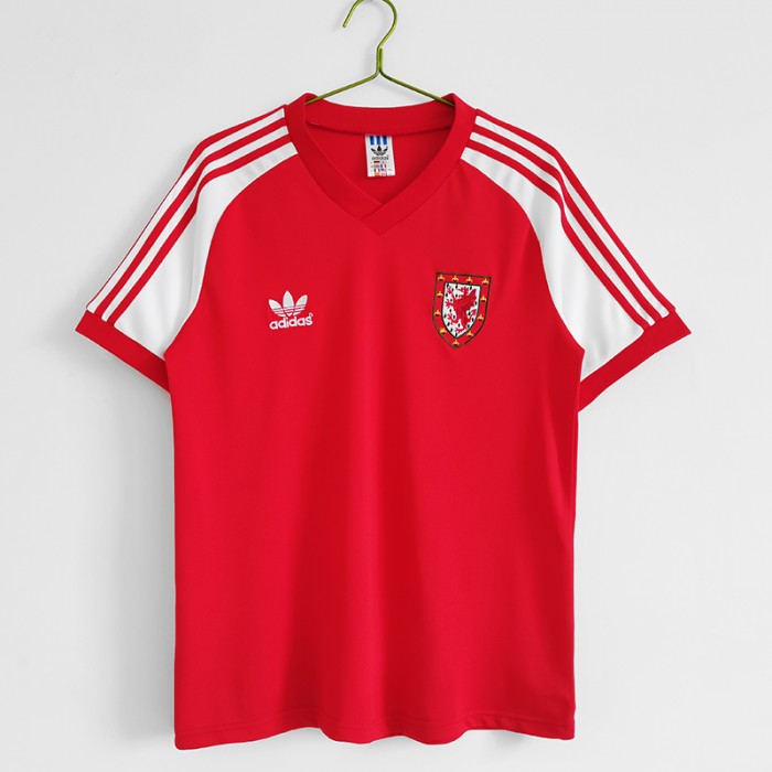 Retro 1982 Wales home Jersey version short sleeve 8911024