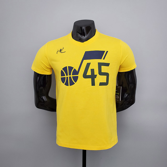 Chicago Bulls Jordan #45 Short sleeve T-shirt Yellow-1676811
