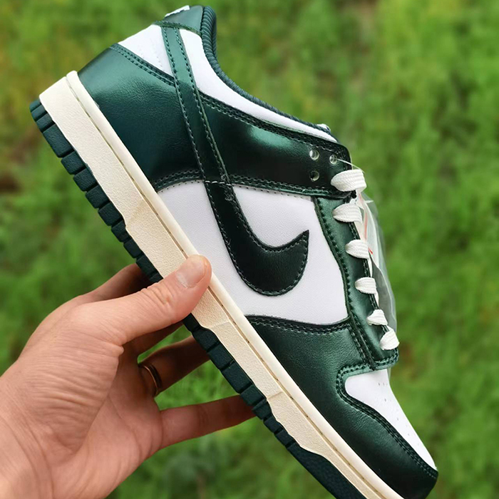SB Dunk Low Running Shoes-Green/White-5454895