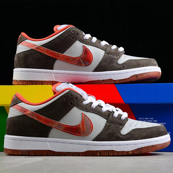 SB Dunk Low Pro Running Shoes-Brown/White-9362462