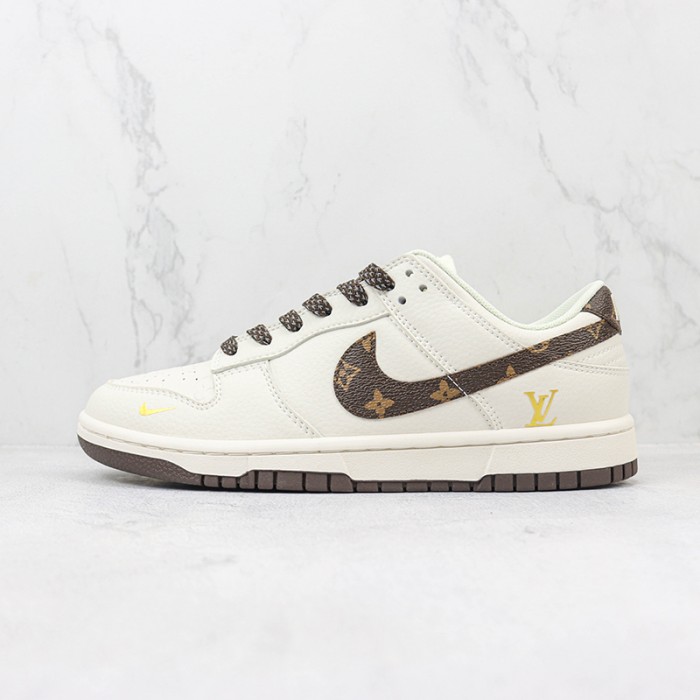 SB Dunk Low Running Shoes-White/Brown-7534954