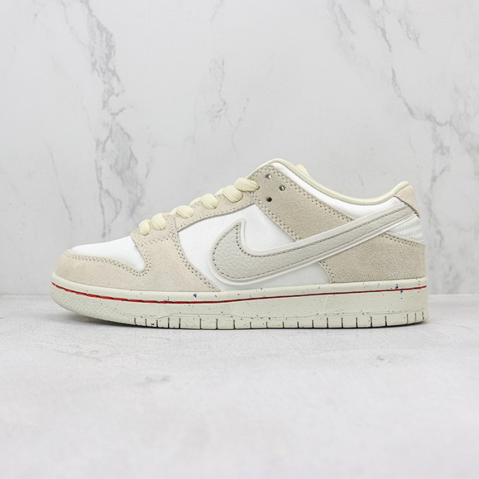 SB Dunk Low Running Shoes-Gray/White-2531874